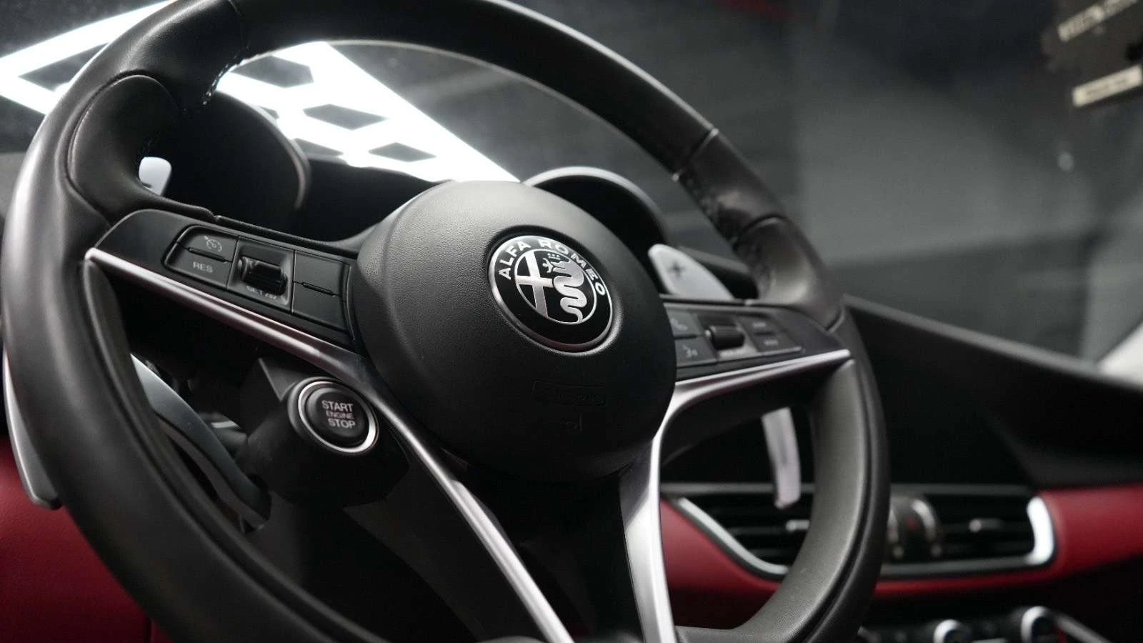 Alfa Romeo Giulia CARFAX / ПАНО / ЦЕНА ДО БГ, снимка 15 - Автомобили и джипове - 54875372