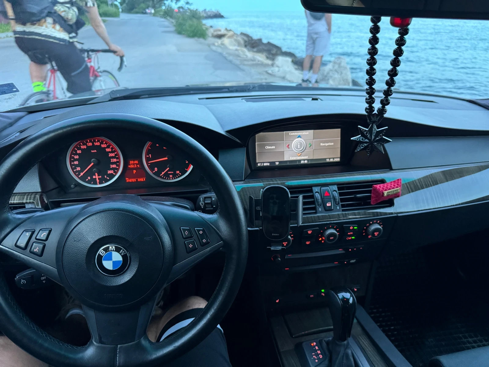 BMW 530, снимка 11 - Автомобили и джипове - 54932165