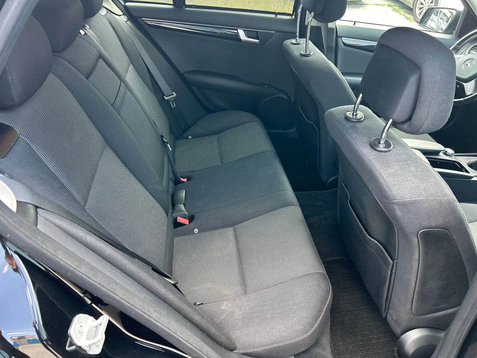Mercedes-Benz C 220 CDI, снимка 14 - Автомобили и джипове - 55315417