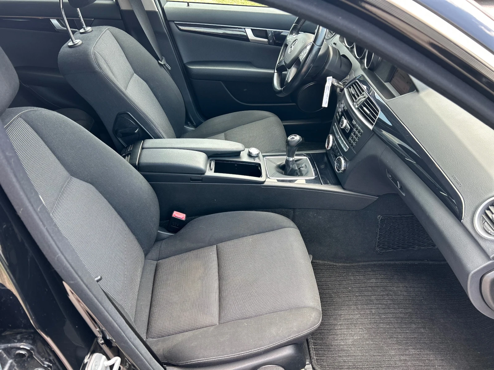 Mercedes-Benz C 220 CDI, снимка 13 - Автомобили и джипове - 55315417
