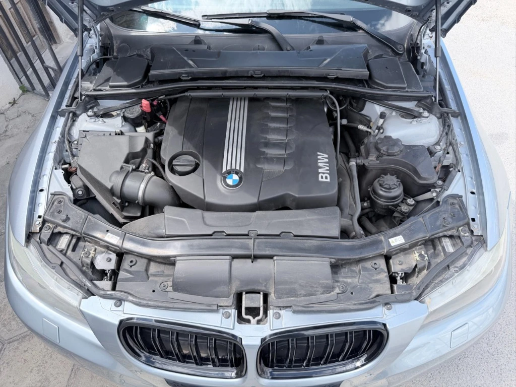 BMW 330 d xDrive, снимка 12 - Автомобили и джипове - 55413356
