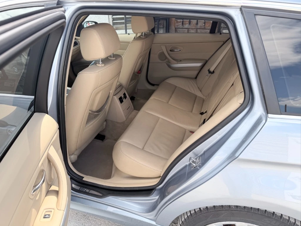 BMW 330 d xDrive, снимка 10 - Автомобили и джипове - 55413356