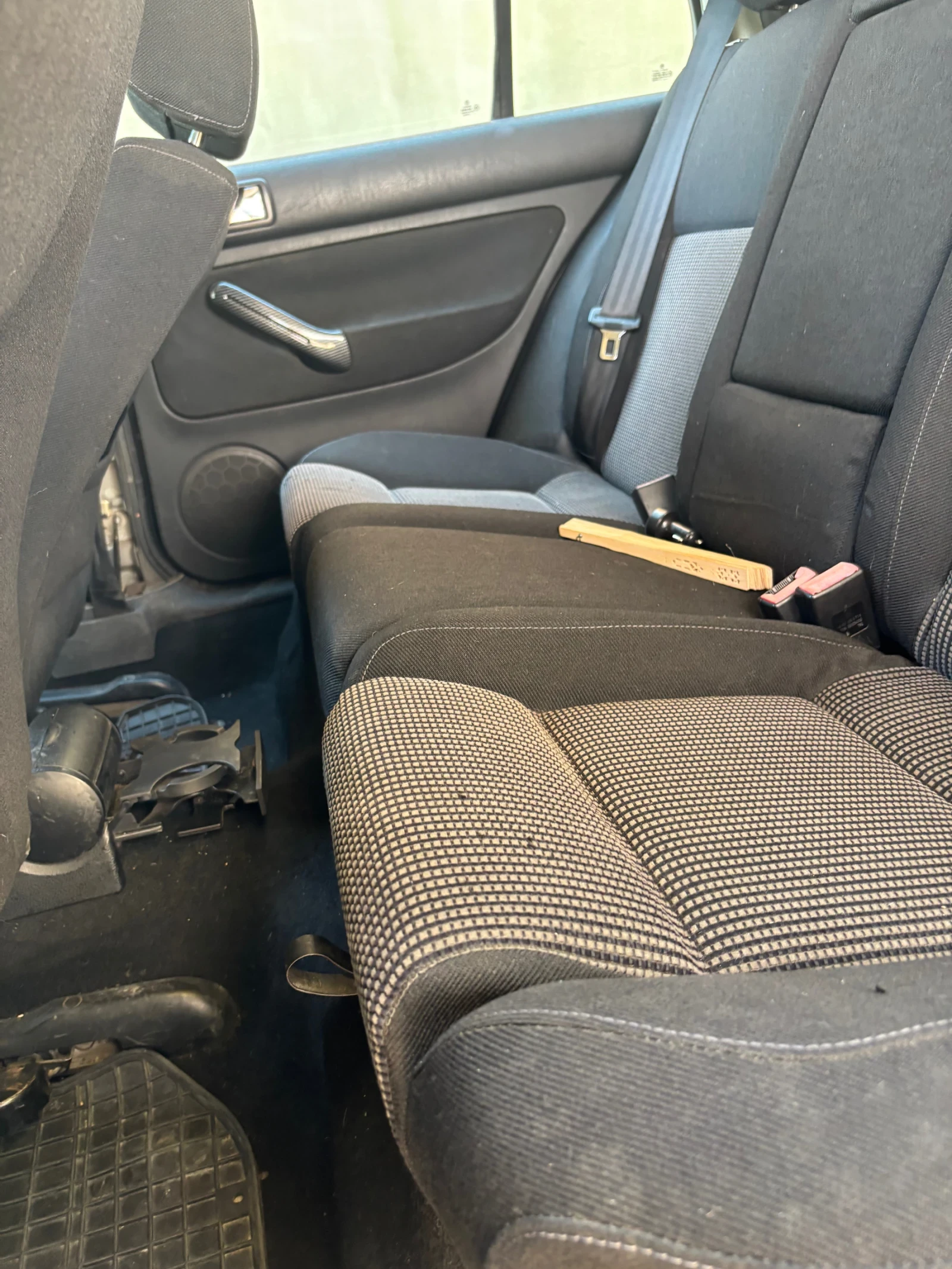 VW Golf 1.9 ARL 150, снимка 11 - Автомобили и джипове - 56153477