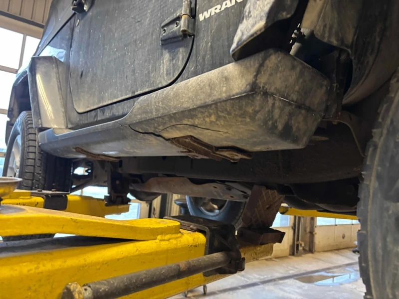 Jeep Wrangler * Sahara * CARFAX * БЕЗ ПЪРВОНАЧАЛНА ВНОСКА, снимка 14 - Автомобили и джипове - 53128637