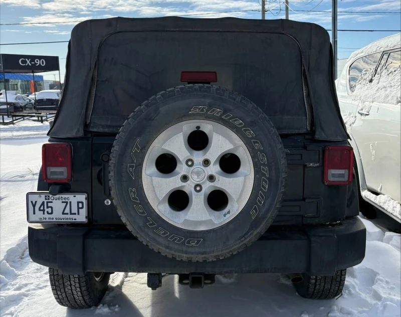 Jeep Wrangler * Sahara * CARFAX * БЕЗ ПЪРВОНАЧАЛНА ВНОСКА, снимка 4 - Автомобили и джипове - 53128637