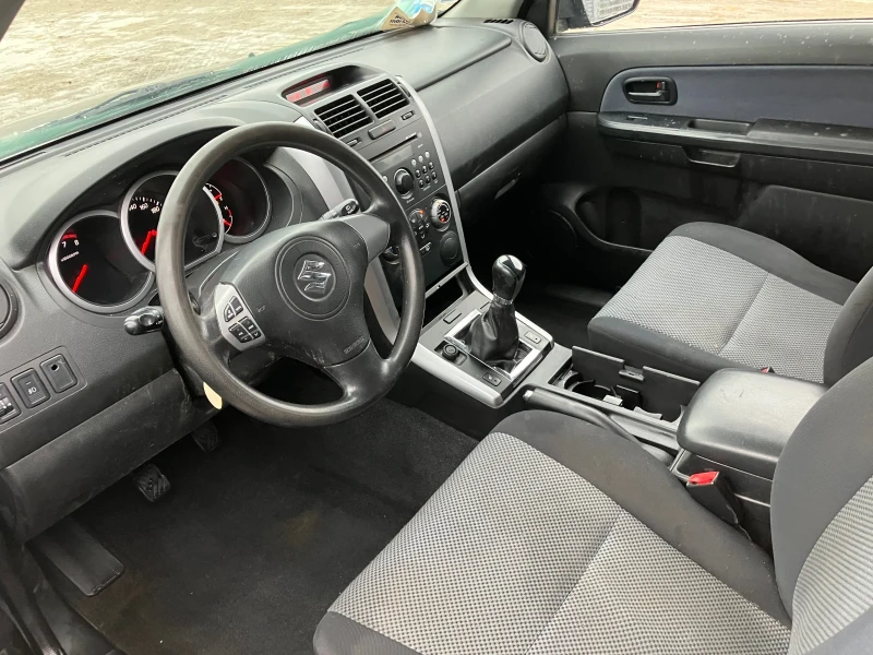 Suzuki Grand vitara 1.6 KLIMA, снимка 4 - Автомобили и джипове - 53584762