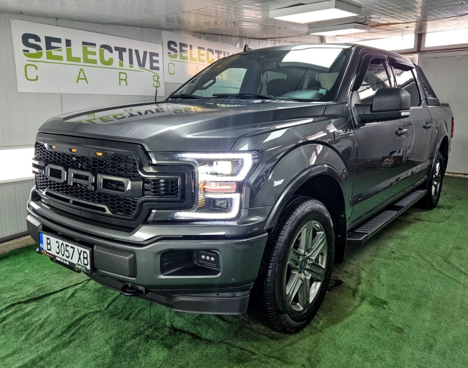 Ford F150 XLT-AWD-RAPTOR interior, снимка 1