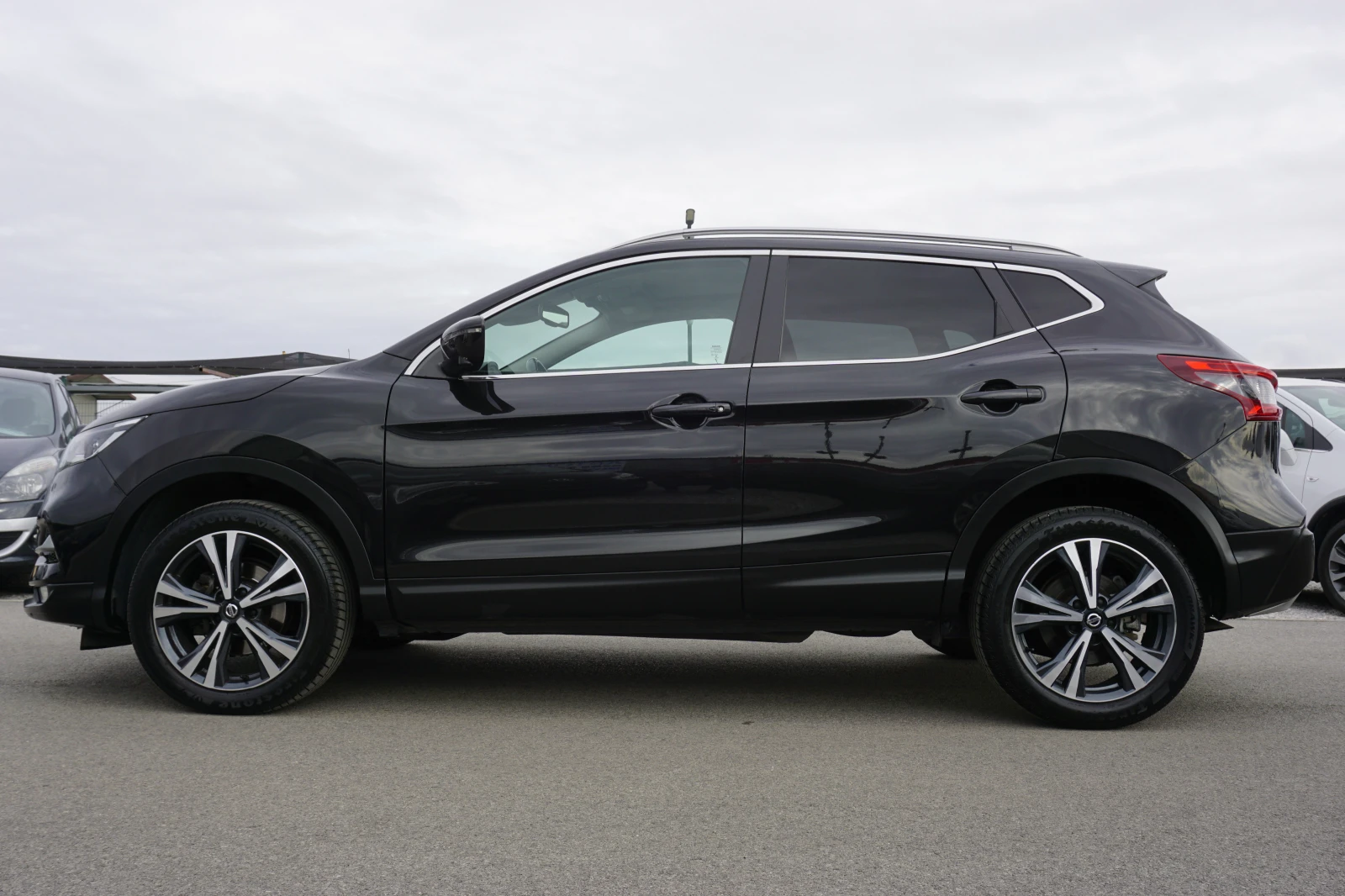 Nissan Qashqai 1.5/360Камера/LED/Ст.Таван/Следене на лентите - изображение 4