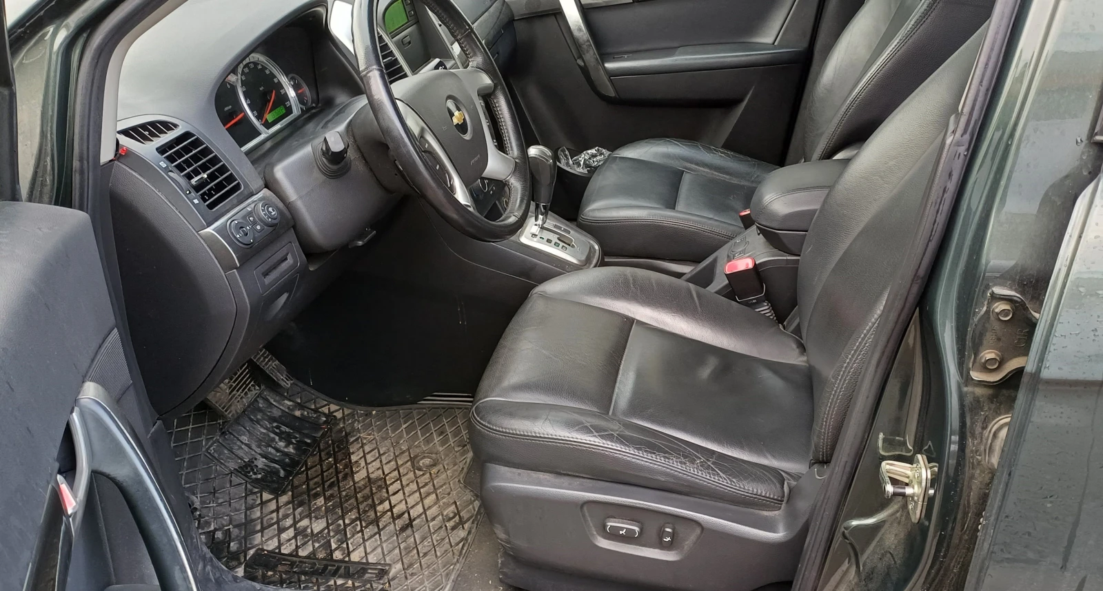 Chevrolet Captiva, снимка 10 - Автомобили и джипове - 53623050