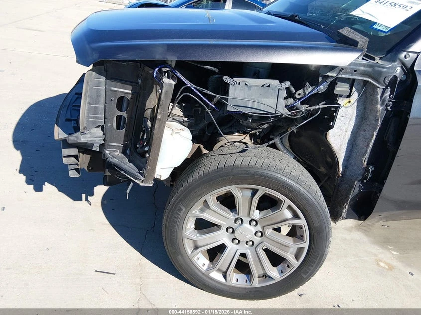 Gmc Yukon 6.2L V-8 DI, VVT, 420HP 4X2 Drive, снимка 6 - Автомобили и джипове - 53830504