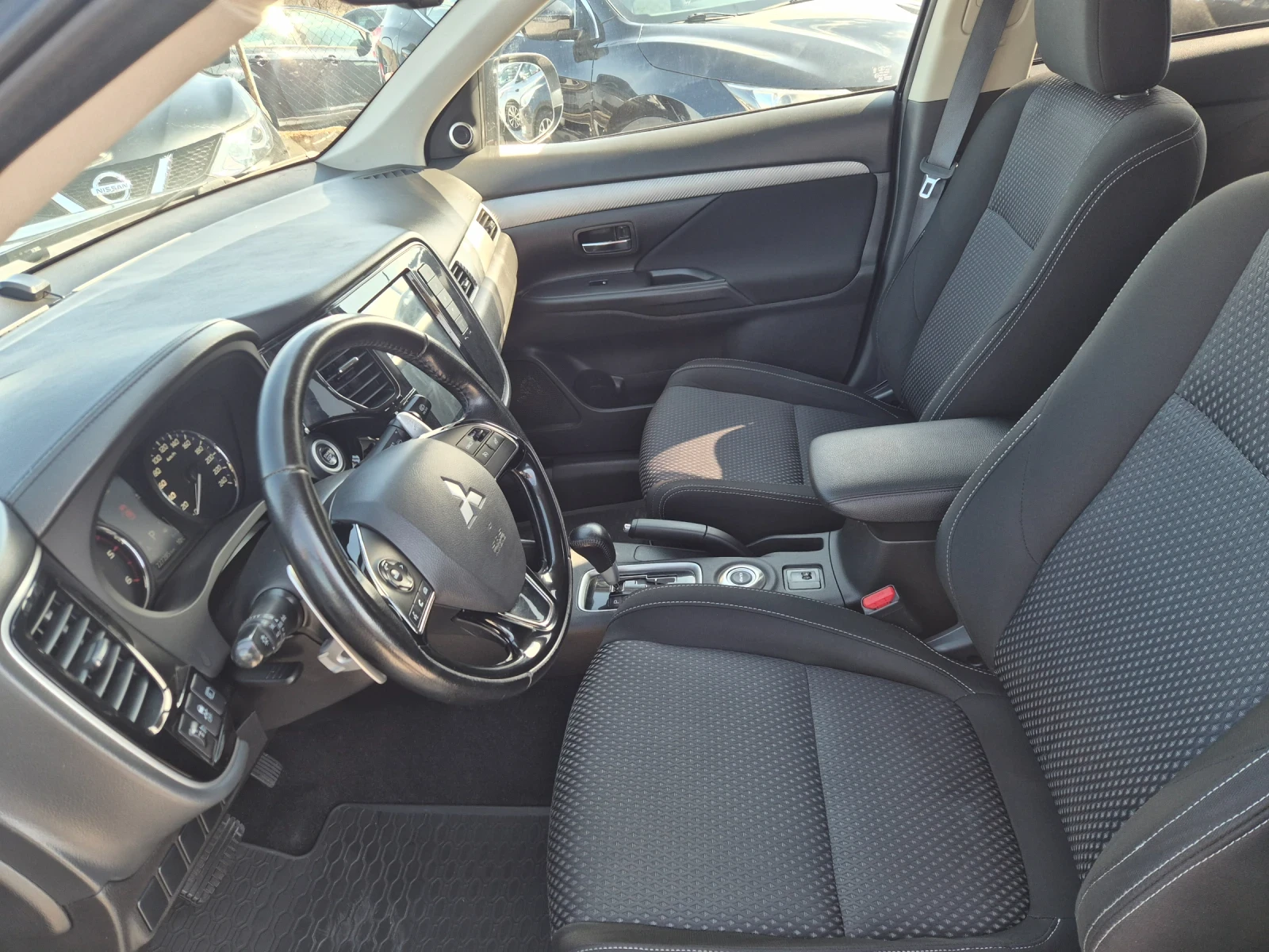 Mitsubishi Outlander 2.2D   4WD   6+ 1 места, снимка 9 - Автомобили и джипове - 54153510