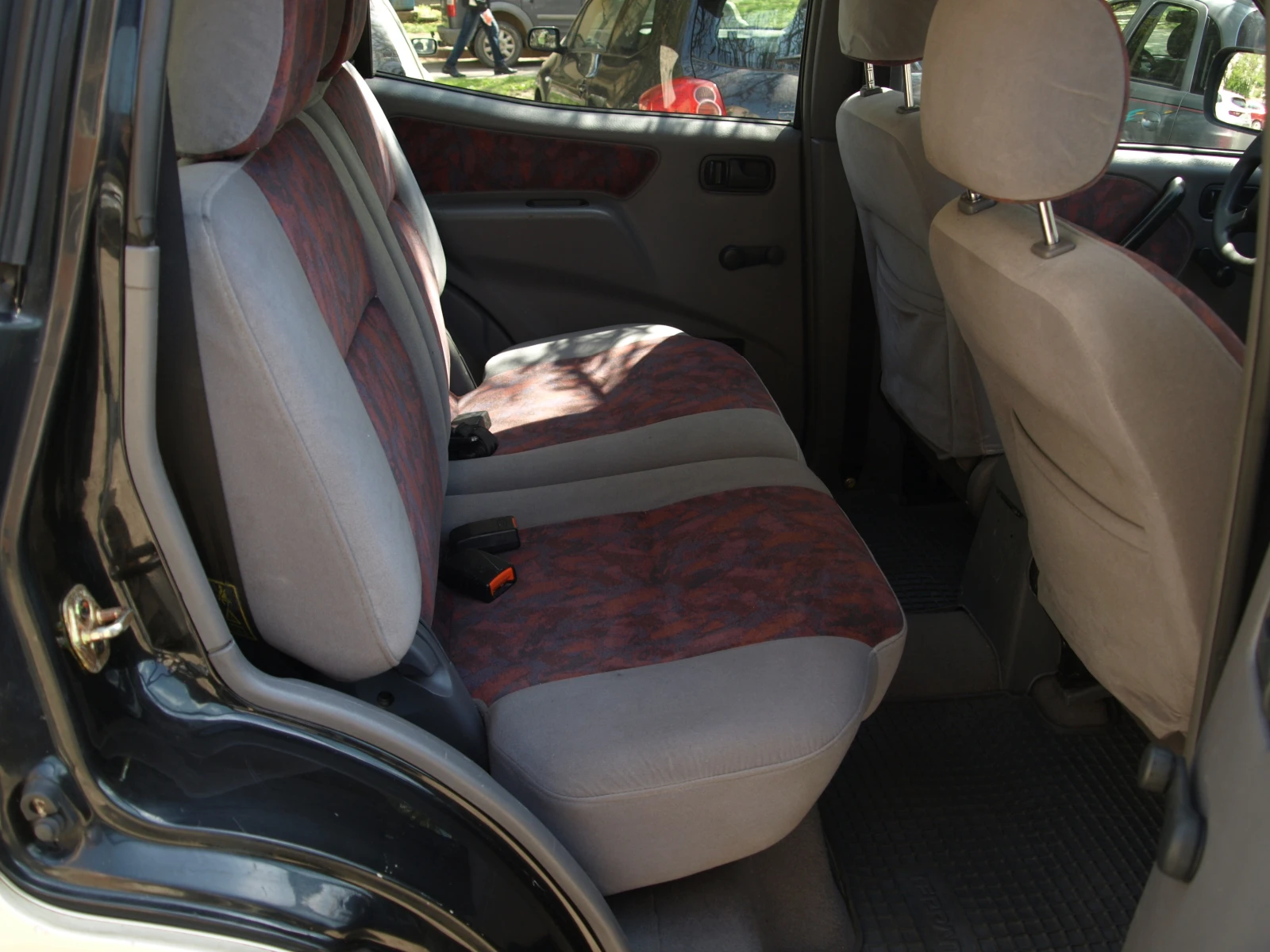 Nissan Terrano 2.4i* 116КС* , снимка 10 - Автомобили и джипове - 54230124