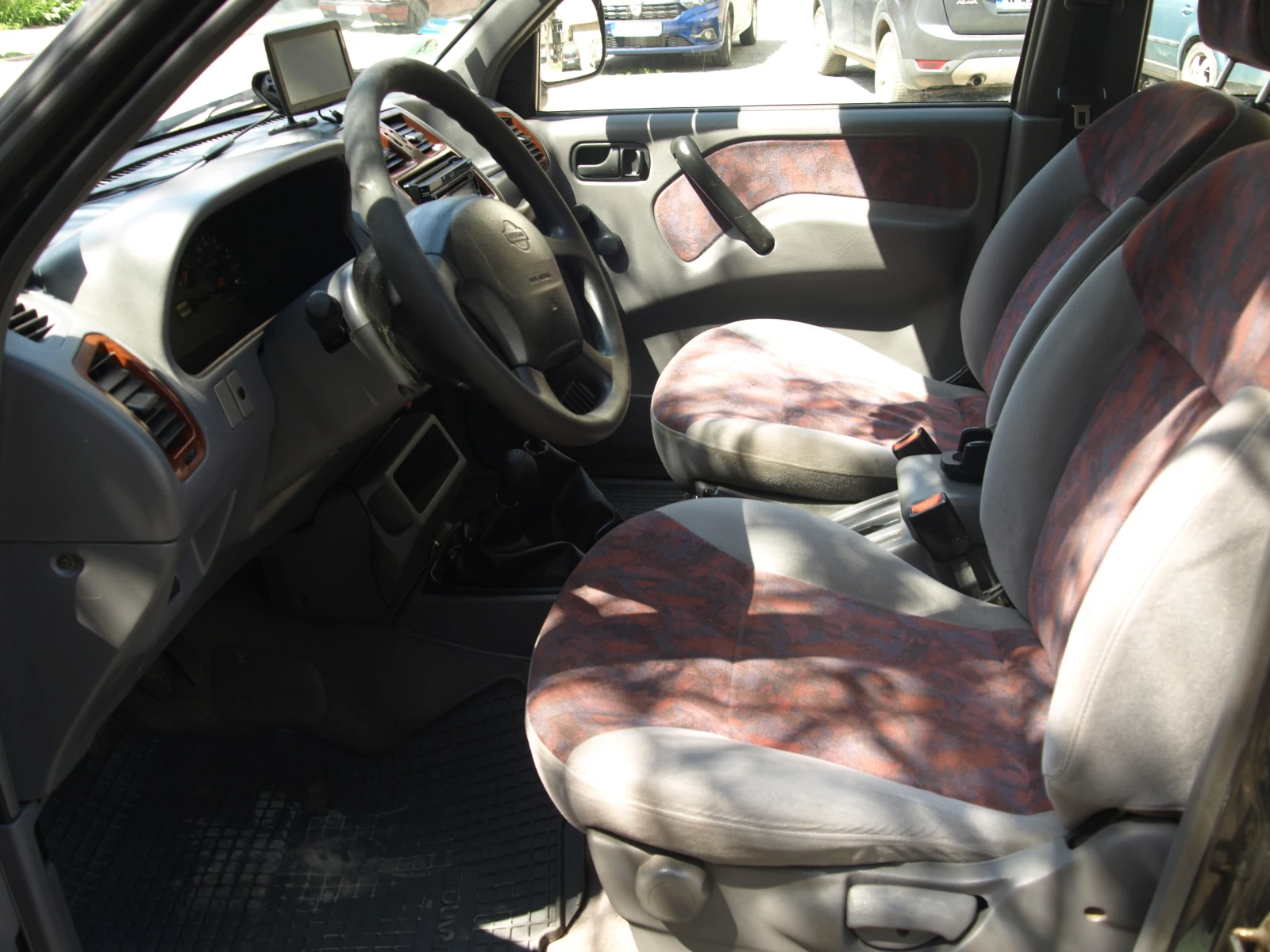 Nissan Terrano 2.4i* 116КС* , снимка 7 - Автомобили и джипове - 54230124