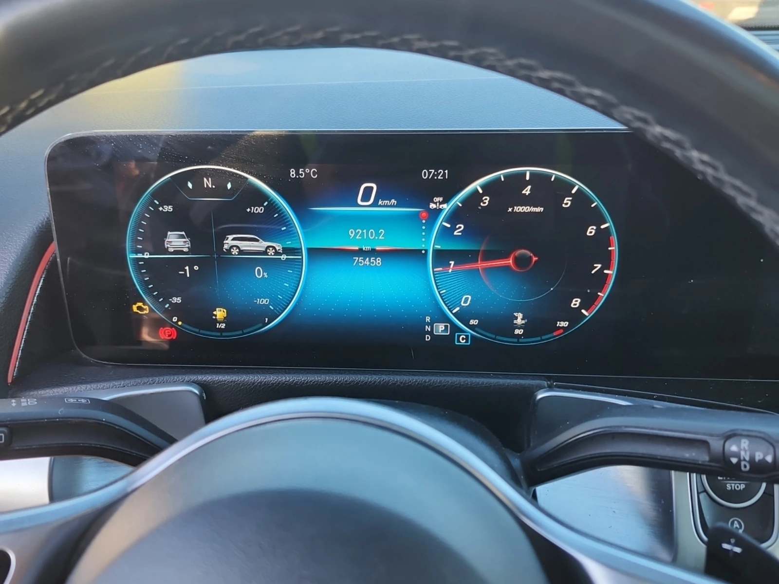 Mercedes-Benz GLB 250 4MATIC SUV, снимка 12 - Автомобили и джипове - 54459668