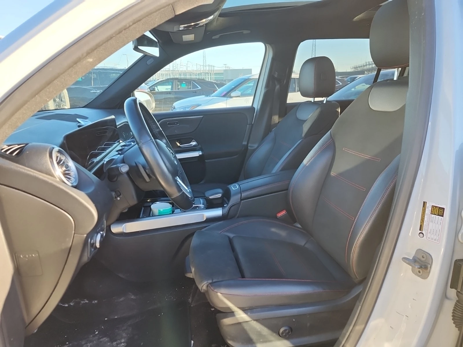 Mercedes-Benz GLB 250 4MATIC SUV, снимка 10 - Автомобили и джипове - 54459668