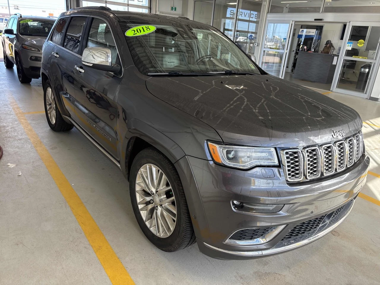 Jeep Grand cherokee SUMMIT* 5.7HEMI* БЕЗ УДАР* ПАНО* ДИСТРОНИК* ОБДУХ, снимка 4 - Автомобили и джипове - 56099074
