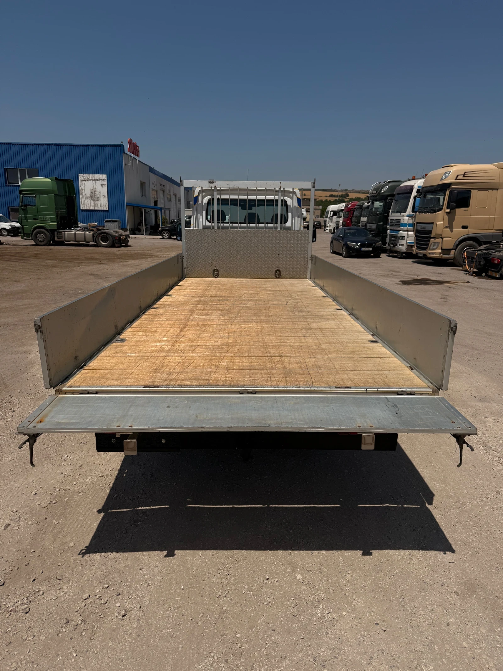 Mercedes-Benz Sprinter 519 4х4 , Бордови 5.50 м каросерия - изображение 6