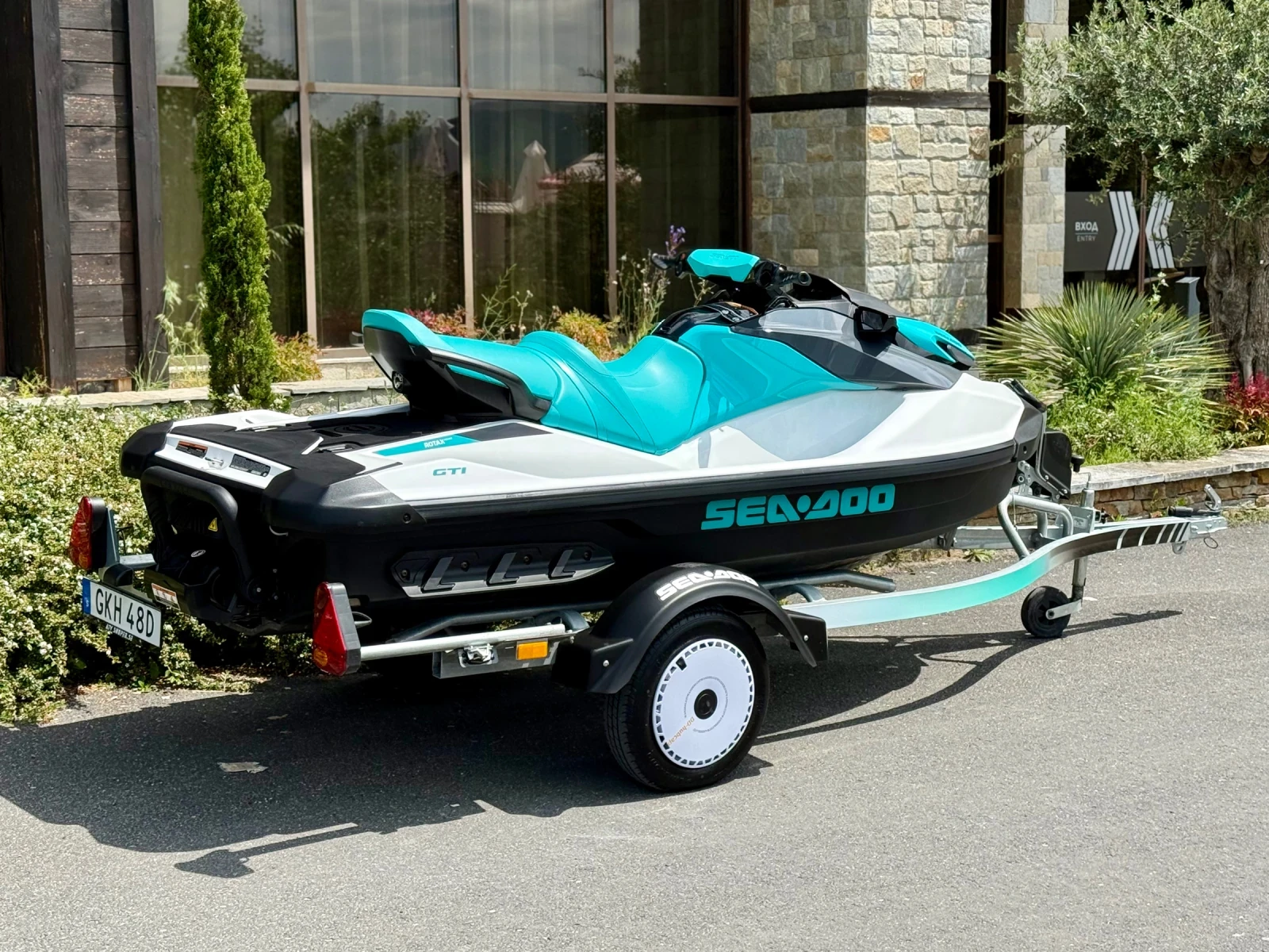 Джет Bombardier Sea Doo Sea-Doo GTI 130, 2020 г. + колесар Sea-Doo Big One, снимка 6 - Воден транспорт - 54572445