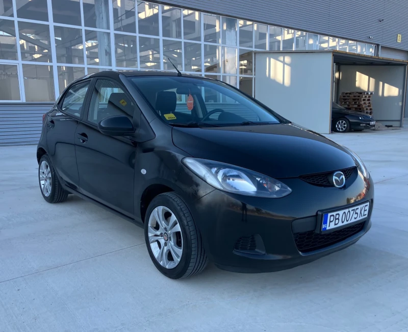 Mazda 2 1.3i, снимка 7 - Автомобили и джипове - 47220830