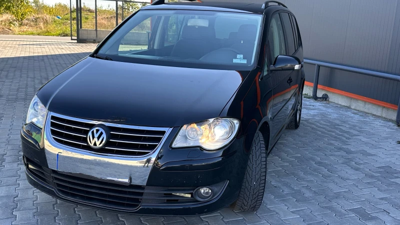 VW Touran FACELIFT ФАБРИЧЕН МЕТАН, снимка 2 - Автомобили и джипове - 47731091