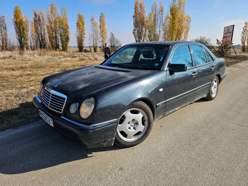 Mercedes-Benz E 200, снимка 2 - Автомобили и джипове - 47998344