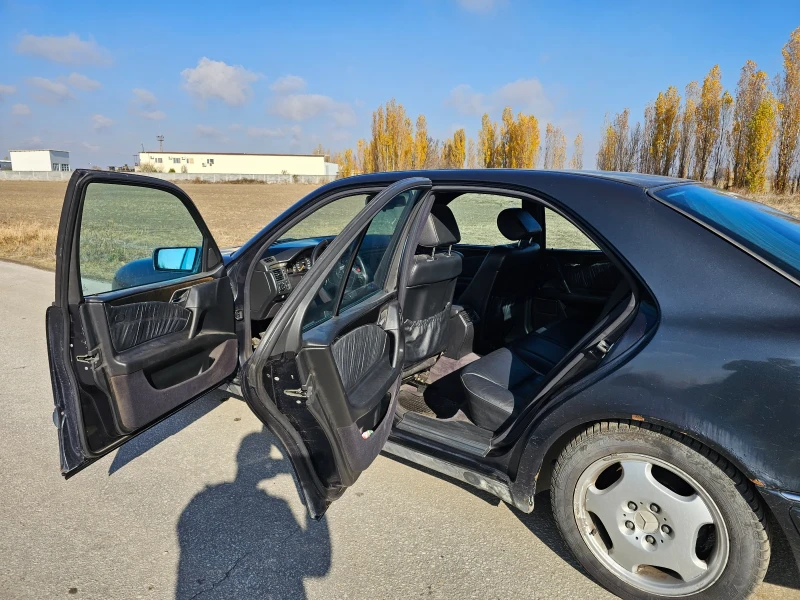 Mercedes-Benz E 200, снимка 7 - Автомобили и джипове - 47998344