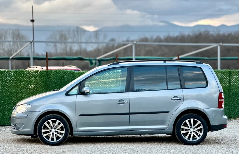 VW Touran 1.9TDi 7местен * ITALY* , снимка 8 - Автомобили и джипове - 48633801