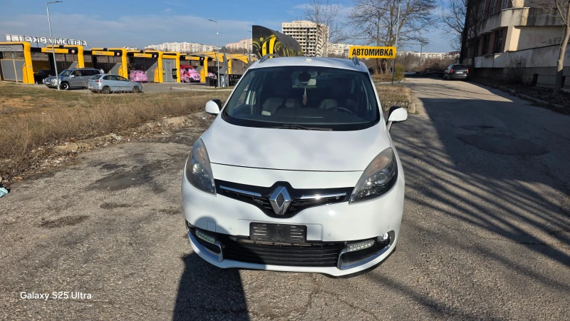 Renault Scenic 1.5dci, снимка 11 - Автомобили и джипове - 49590556