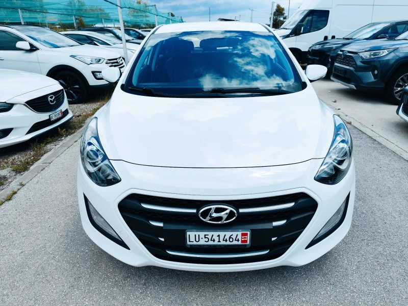 Hyundai I30 1.6 Швейцария 136 к.с., снимка 2 - Автомобили и джипове - 50721010