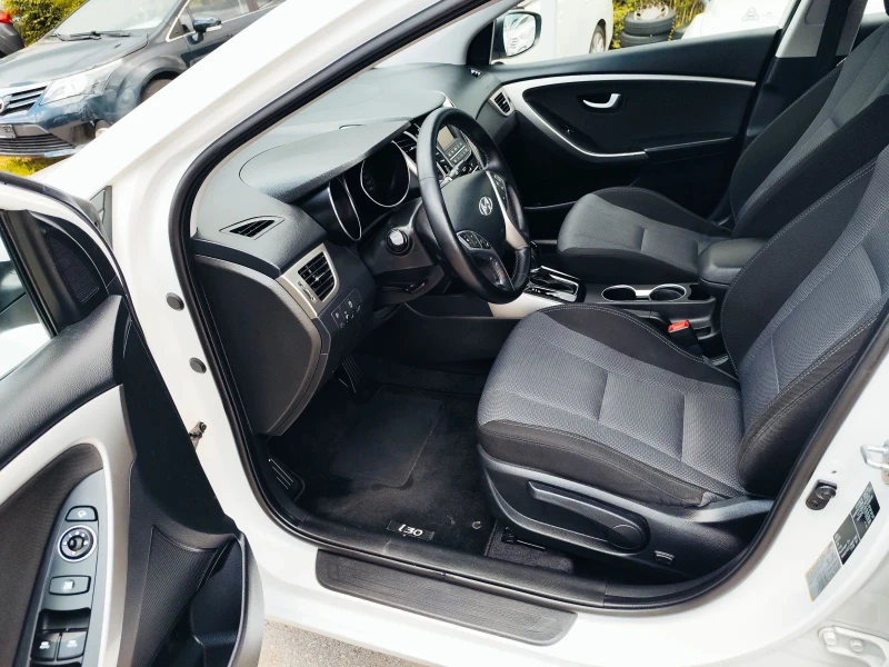 Hyundai I30 1.6 Швейцария 136 к.с., снимка 14 - Автомобили и джипове - 50721010