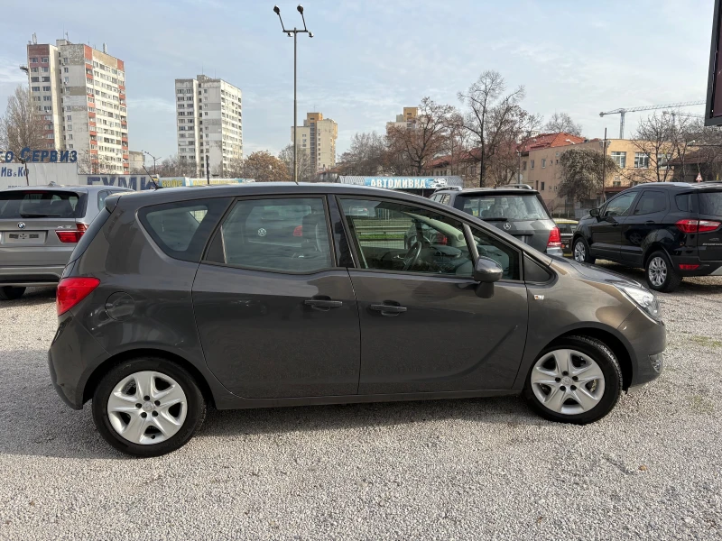 Opel Meriva 1.4 фабрична газ, снимка 4 - Автомобили и джипове - 51193502