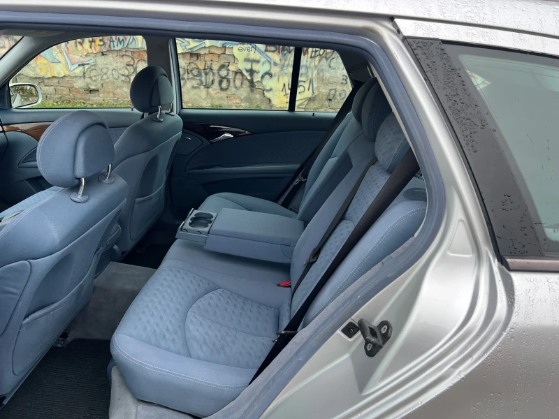 Mercedes-Benz E 240 2.6I-4х4, снимка 10 - Автомобили и джипове - 52379093