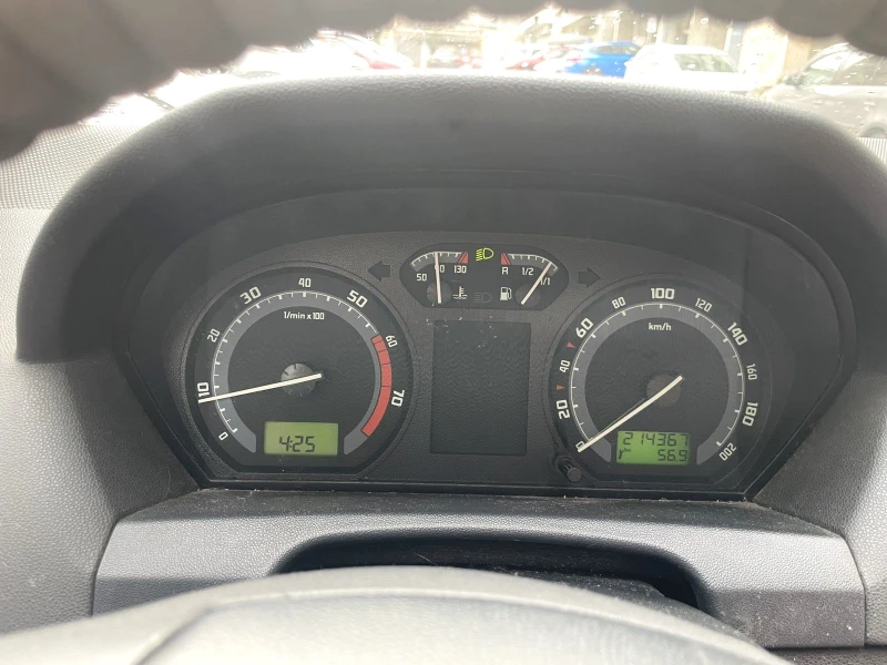 Skoda Fabia, снимка 2 - Автомобили и джипове - 52683322