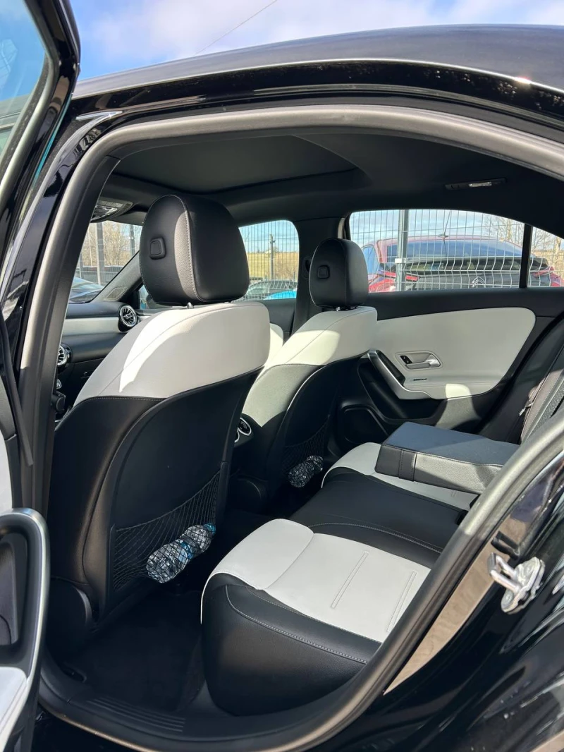 Mercedes-Benz A 35 2020 Mercedes-Benz A-Class 35AMG, снимка 13 - Автомобили и джипове - 52705612