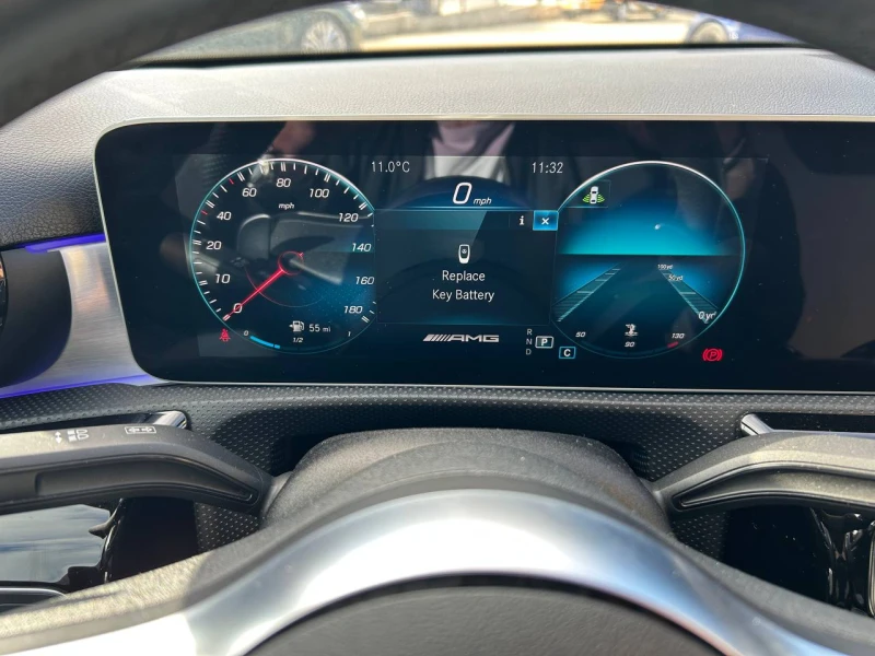 Mercedes-Benz A 35 2020 Mercedes-Benz A-Class 35AMG, снимка 11 - Автомобили и джипове - 52705612