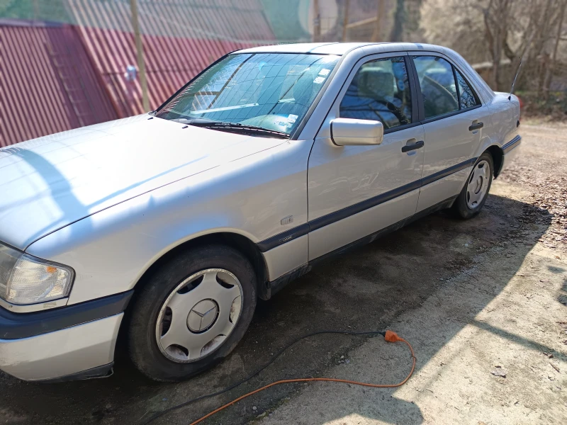 Mercedes-Benz C 180 Gas, снимка 5 - Автомобили и джипове - 52757480
