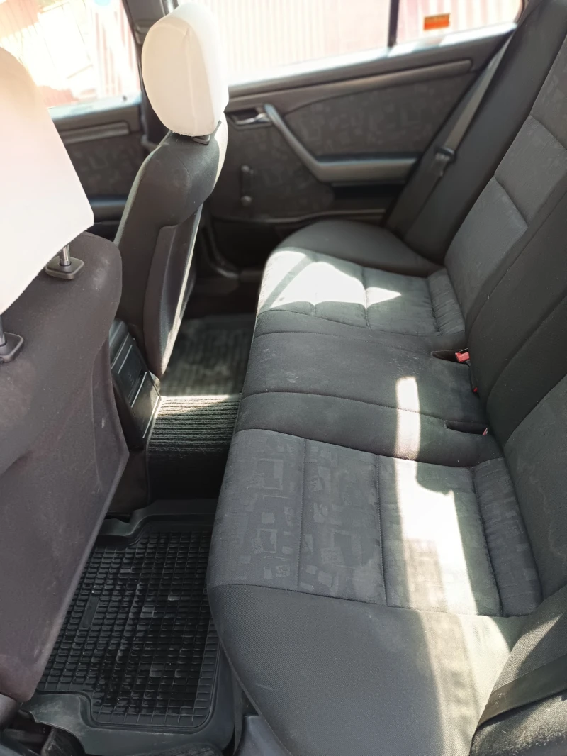 Mercedes-Benz C 180 Gas, снимка 10 - Автомобили и джипове - 52757480