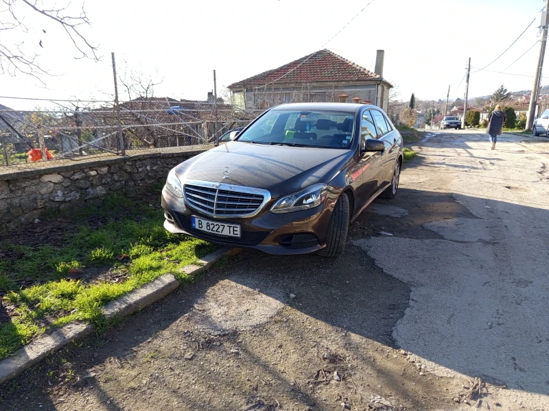 Mercedes-Benz E 220 2.2, снимка 4 - Автомобили и джипове - 52850404