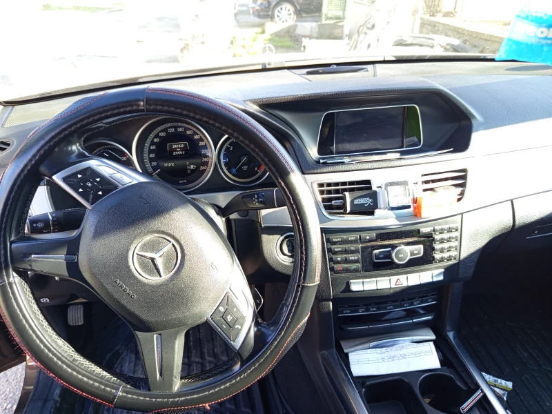 Mercedes-Benz E 220 2.2, снимка 3 - Автомобили и джипове - 52850404