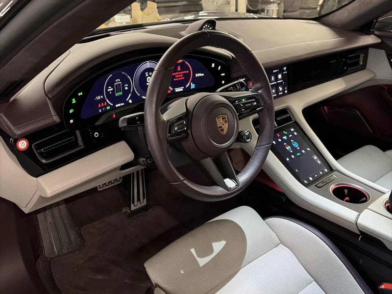 Porsche Taycan CARFAX* АВТОФИНАНСИРАНЕ БЕЗ ПЪРВОНАЧАЛНА ВНОСКА, снимка 5 - Автомобили и джипове - 53056352