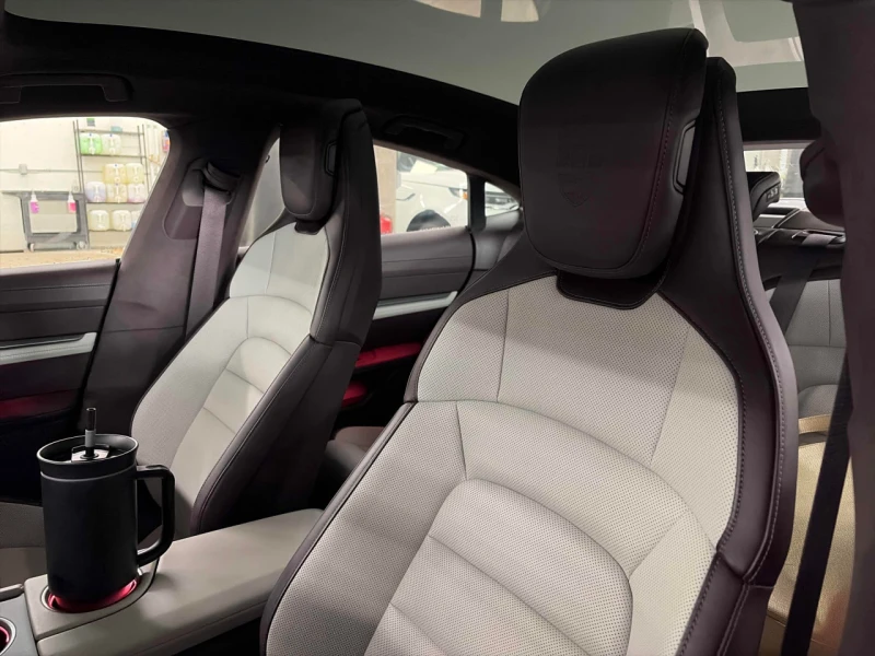 Porsche Taycan CARFAX* АВТОФИНАНСИРАНЕ БЕЗ ПЪРВОНАЧАЛНА ВНОСКА, снимка 13 - Автомобили и джипове - 53056352