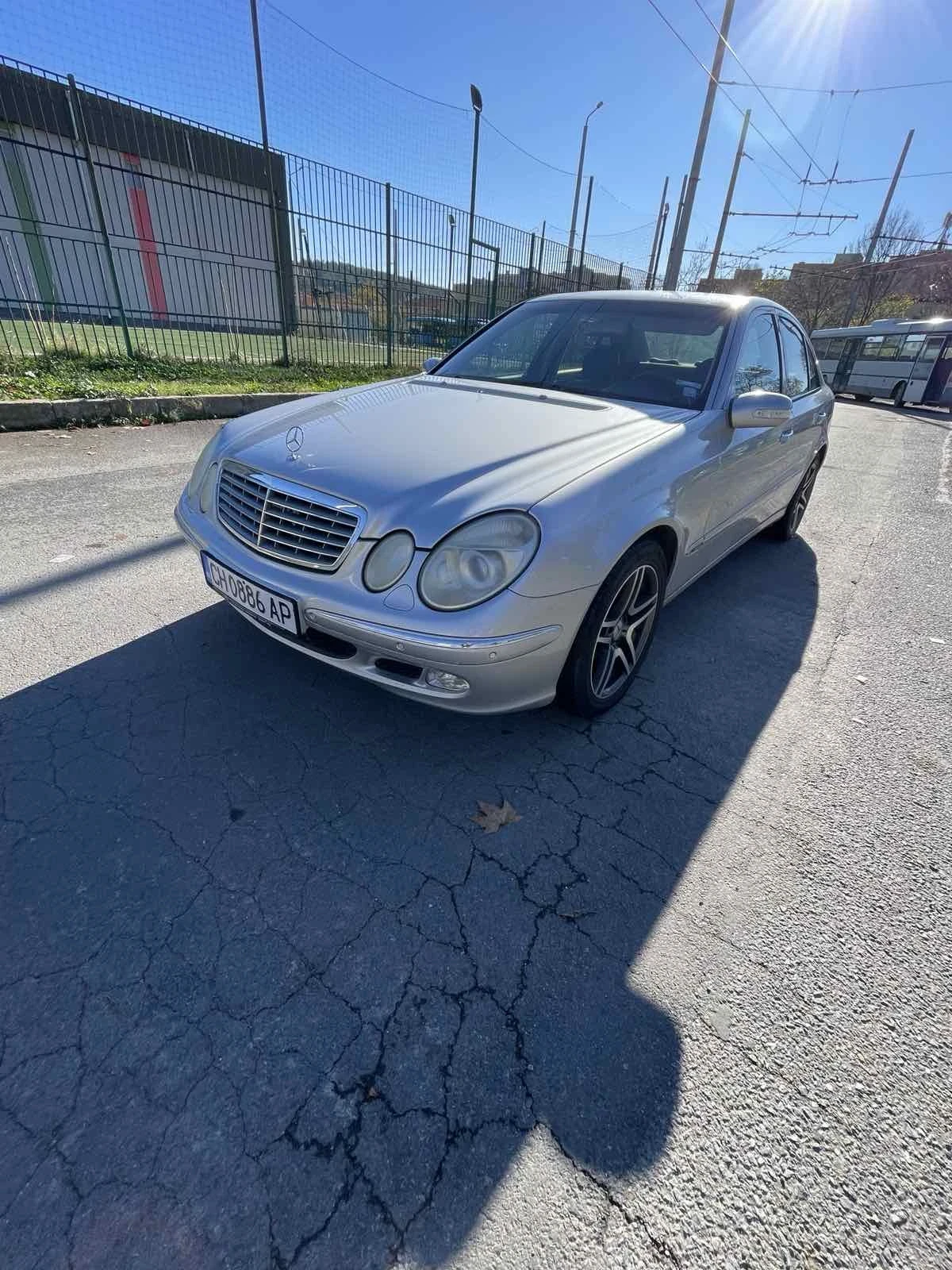 Mercedes-Benz E 220, снимка 1