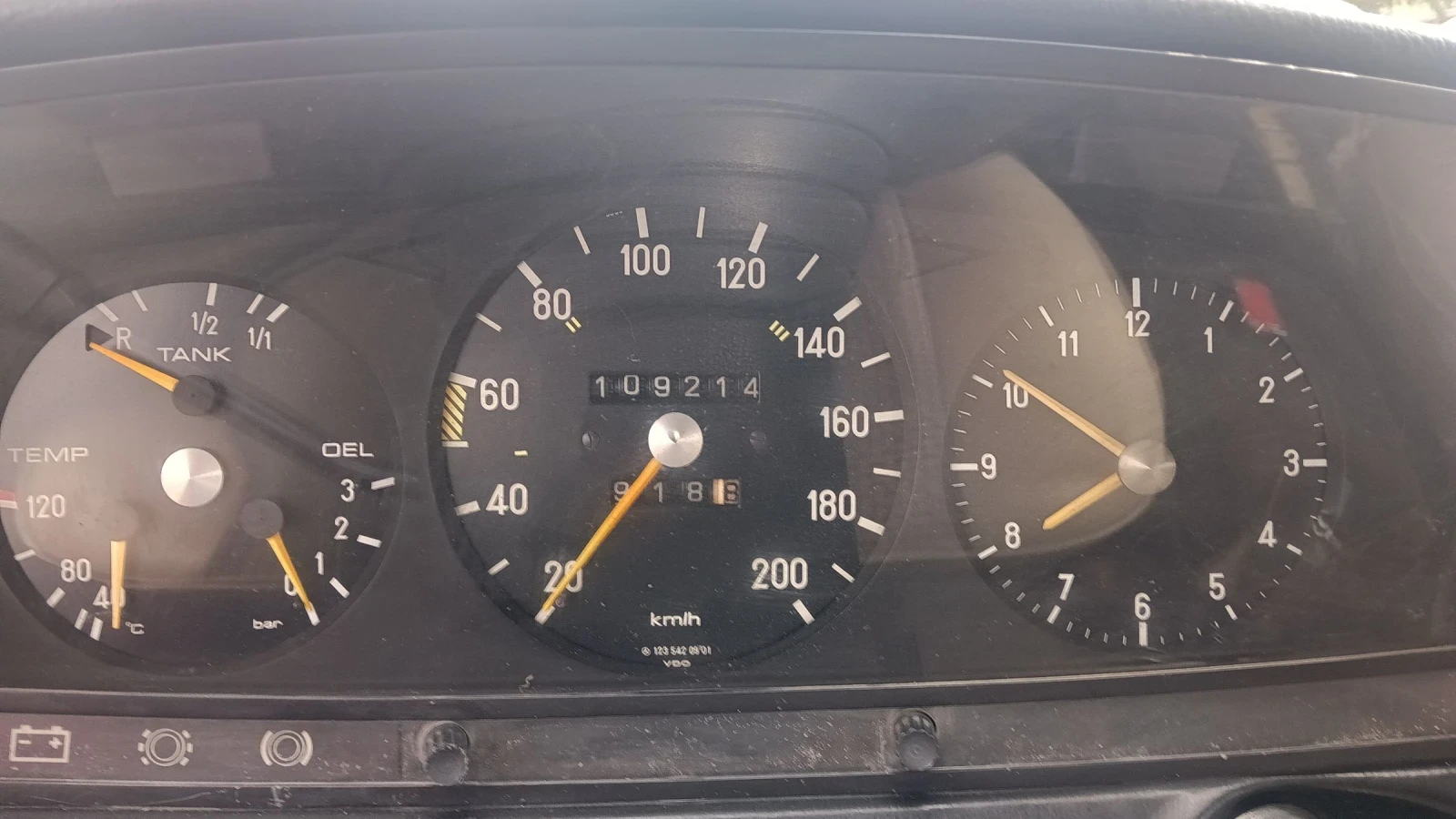 Mercedes-Benz 123 Бензинов в отлично състояние  | Mobile.bg — изображение 12