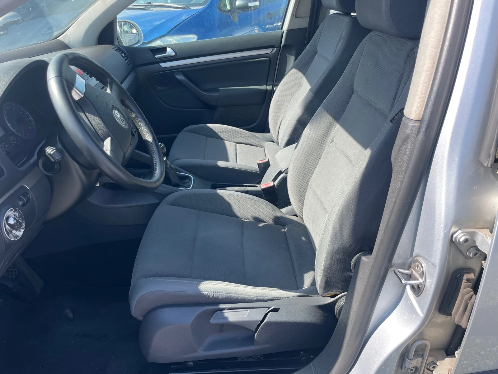 VW Golf 1.6 I evro4 - изображение 9