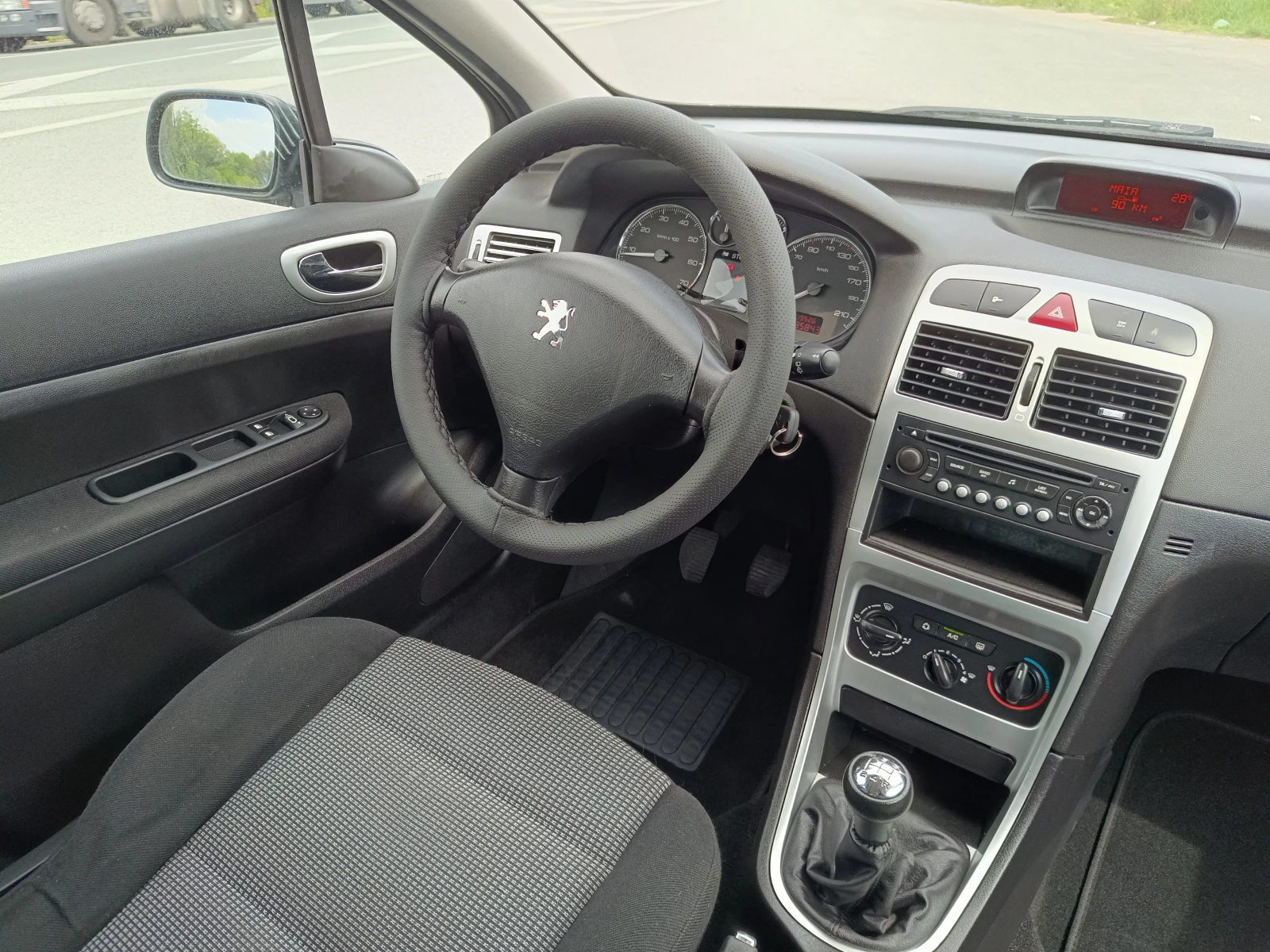 Peugeot 307 1.6i 109к.с. бензин - изображение 5