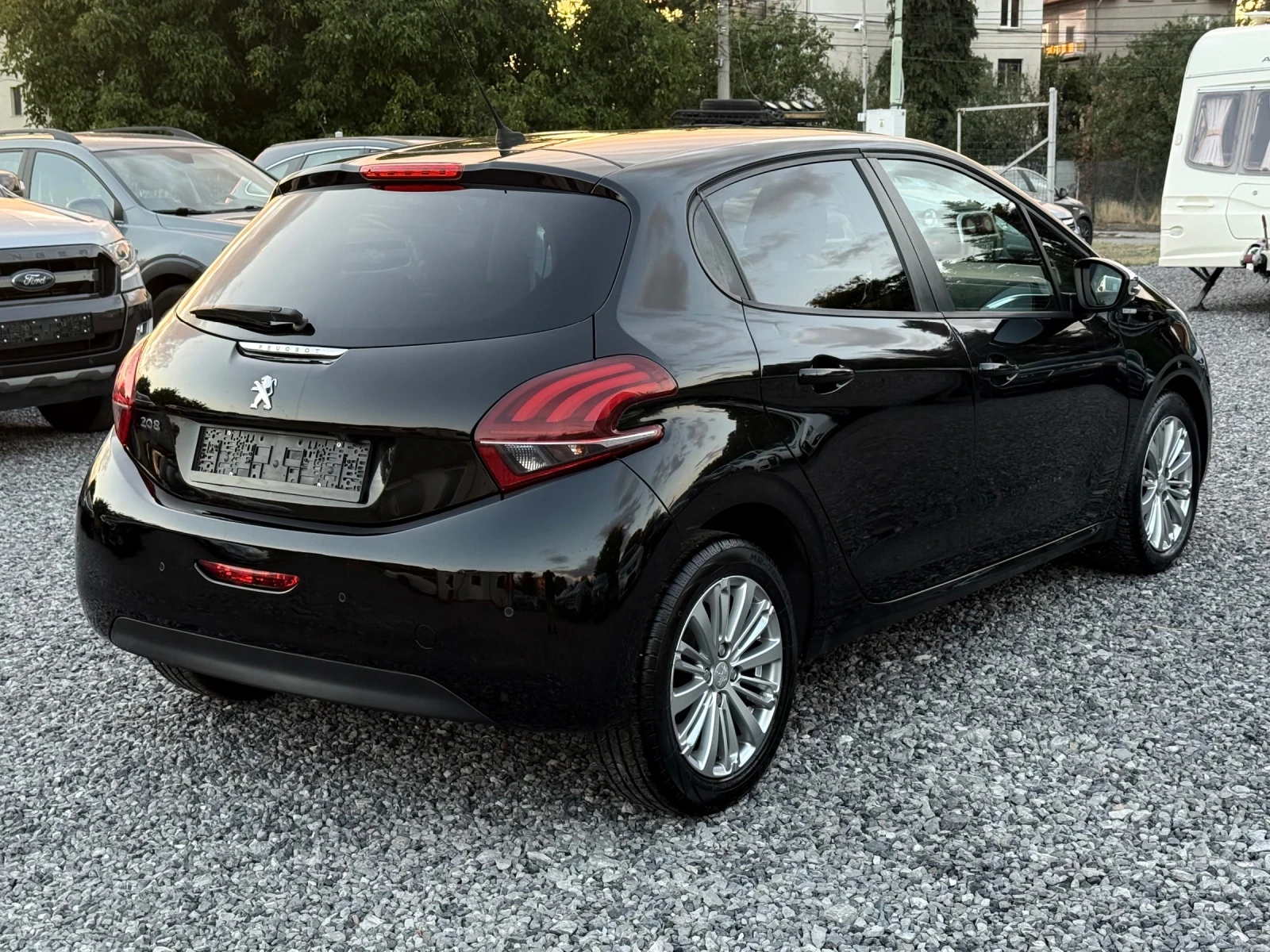 Peugeot 208 Facelift 2018г. 1.2 PureTech (83 кс) 94 000 км.Eu6 - изображение 8