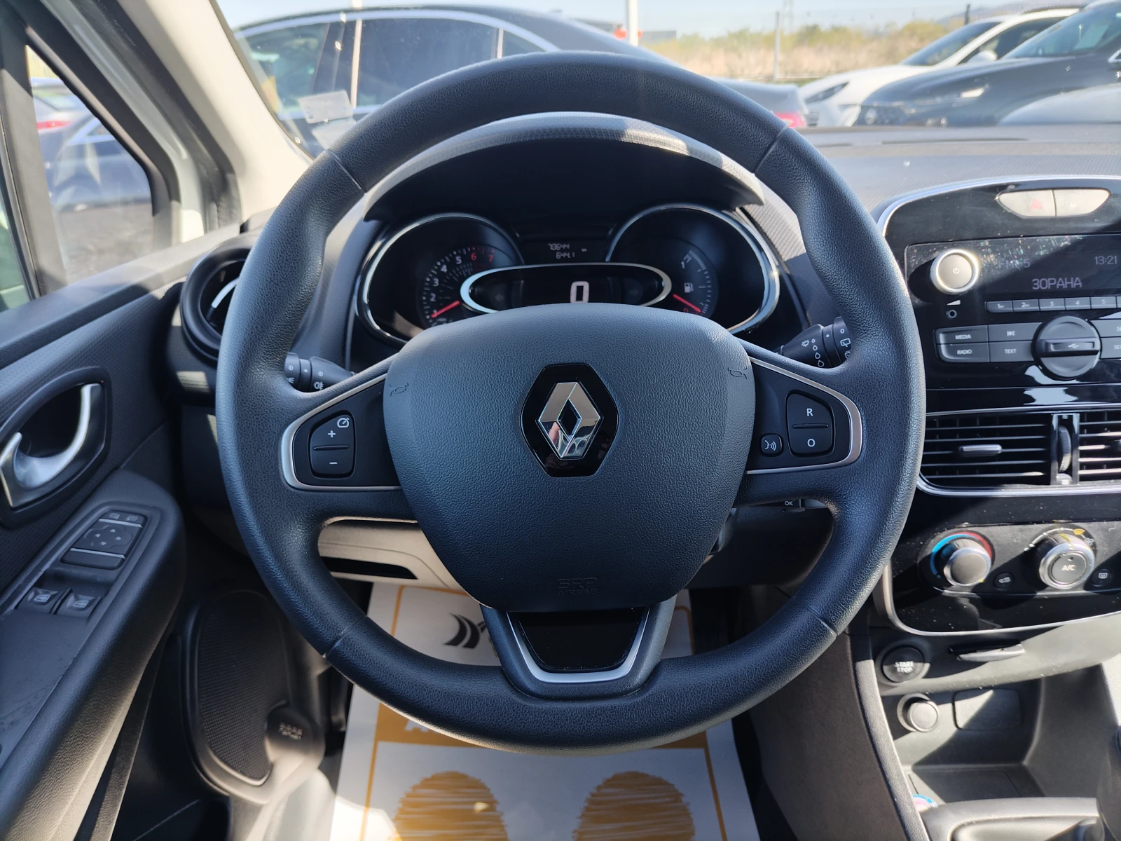 Renault Clio TCe/90к.с/Life - изображение 9