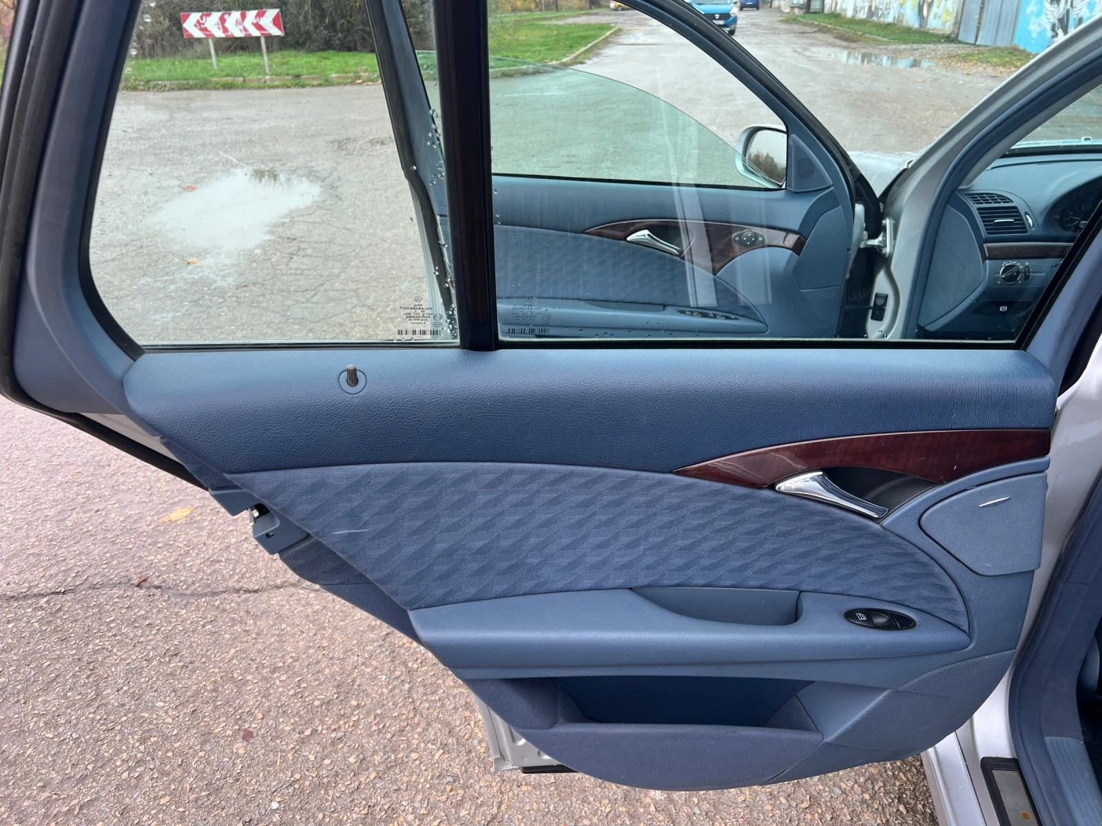 Mercedes-Benz E 240 2.6I-44 | Mobile.bg   9