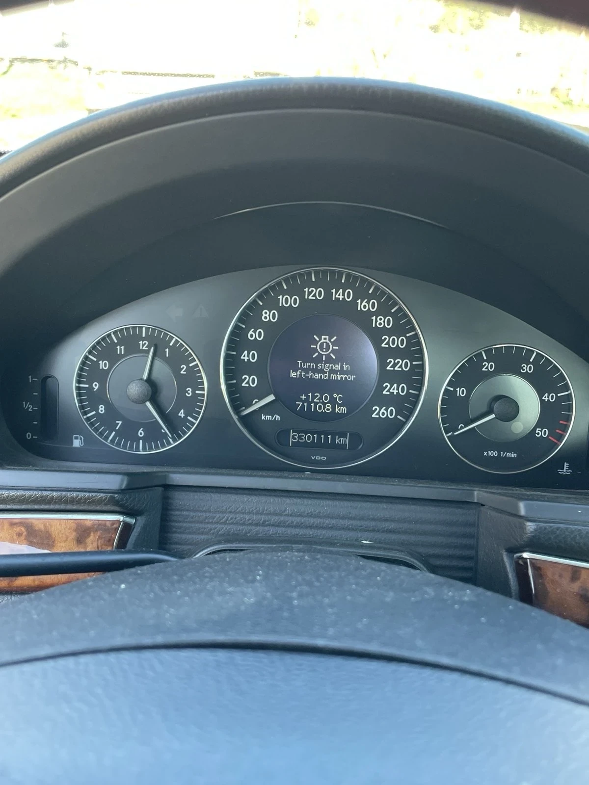 Mercedes-Benz E 220  - изображение 10