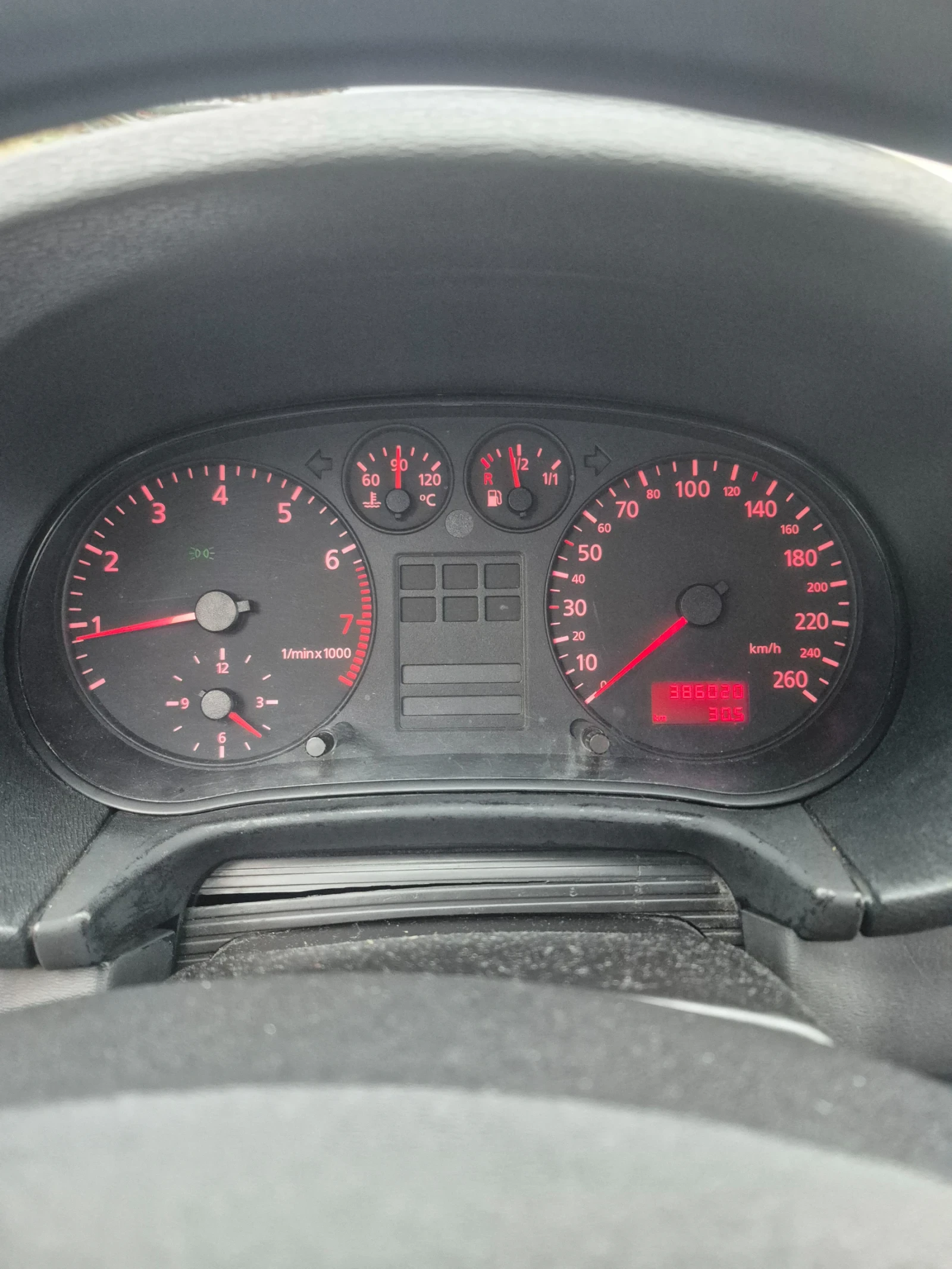 Audi A3 1.8 i - изображение 8